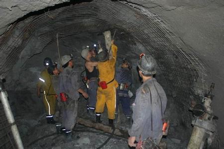 瓮安工程爆破中的危险因素分析以及应对工程爆破危险的措施